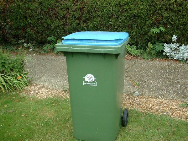 1024px-Recycling-bin